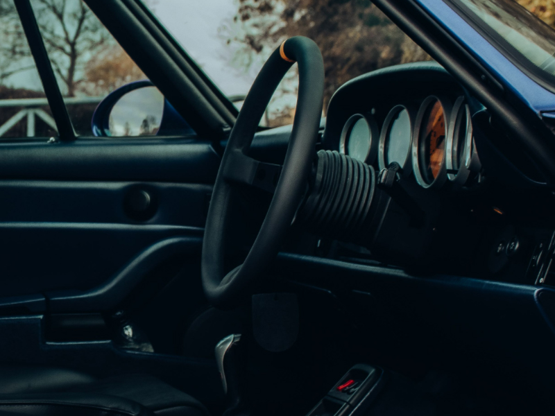 Complete steering wheels with fitting kit, airbag bridge and boss fitting kit (WITHOUT horn pad) gallery image